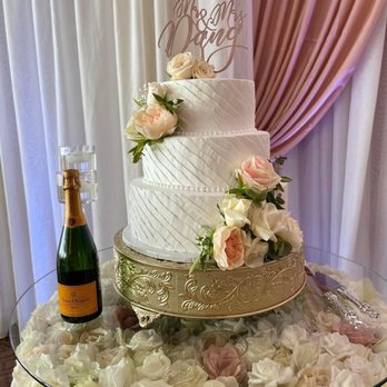 CL Decor - Cake table - Wedding Planning Near Me CL Decor - Cake table - Wedding Planning Near Me