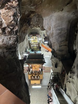 Sam Poh Tong Temple by null