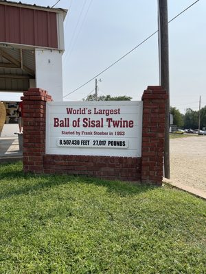 World's Largest Ball of Twine by null