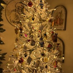 Cambria Nursery and Florist - Tree decor
