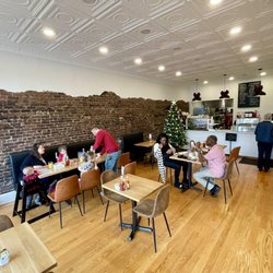 Poppy's Coffee and Kitchen - Interior