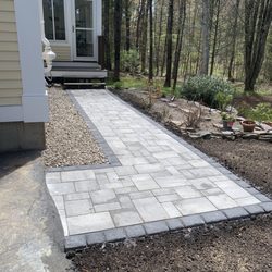 Southern New Hampshire Irrigation - Back garden walkway