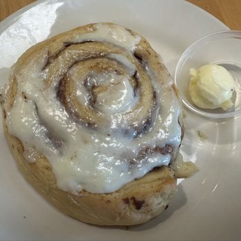 Joe's Place Paso Robles - Cinnamon bun - Breakfast & Brunch Near Me - Paso Robles, California Joe's Place Paso Robles - Cinnamon bun - Breakfast & Brunch Near Me - Paso Robles, California