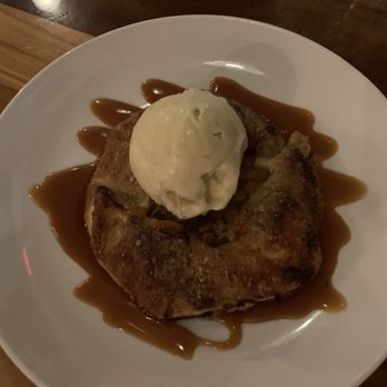 Fete - Pineapple crisp type dessert - New American Near Me - Honolulu, Hawaii Fete - Pineapple crisp type dessert - New American Near Me - Honolulu, Hawaii