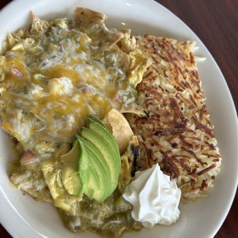 The Best Breakfast Cafe - The Chilaquiles Verde! w/ Scrambled Eggs and Hash Browns - American Near Me - Oxnard, California The Best Breakfast Cafe - The Chilaquiles Verde! w/ Scrambled Eggs and Hash Browns - American Near Me - Oxnard, California
