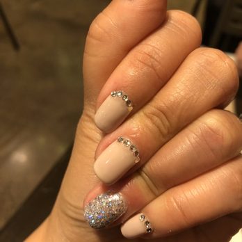 Ellen Nails - Love my wedding nails - Nail Salons Near Me - Honolulu, Hawaii