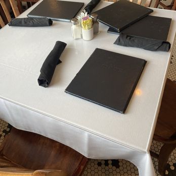 Mac's Bar & Grill - Table setting - Steakhouses Near Me - Arlington, Texas