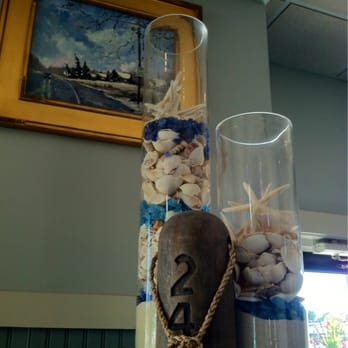 T's Restaurant - Nice beach decor - Breakfast & Brunch Near Me - Narragansett, Rhode Island