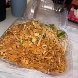 Dang’s Little Dragon - Pad Thai