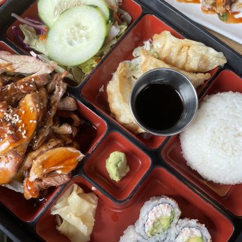Roll Call - Close up of this beautiful chicken teriyaki bento box - Sushi Bars Near Me - Los Angeles, California Roll Call - Close up of this beautiful chicken teriyaki bento box - Sushi Bars Near Me - Los Angeles, California