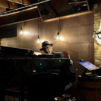 Sidecar - Piano man - Cocktail Bars Near Me - New Braunfels, Texas