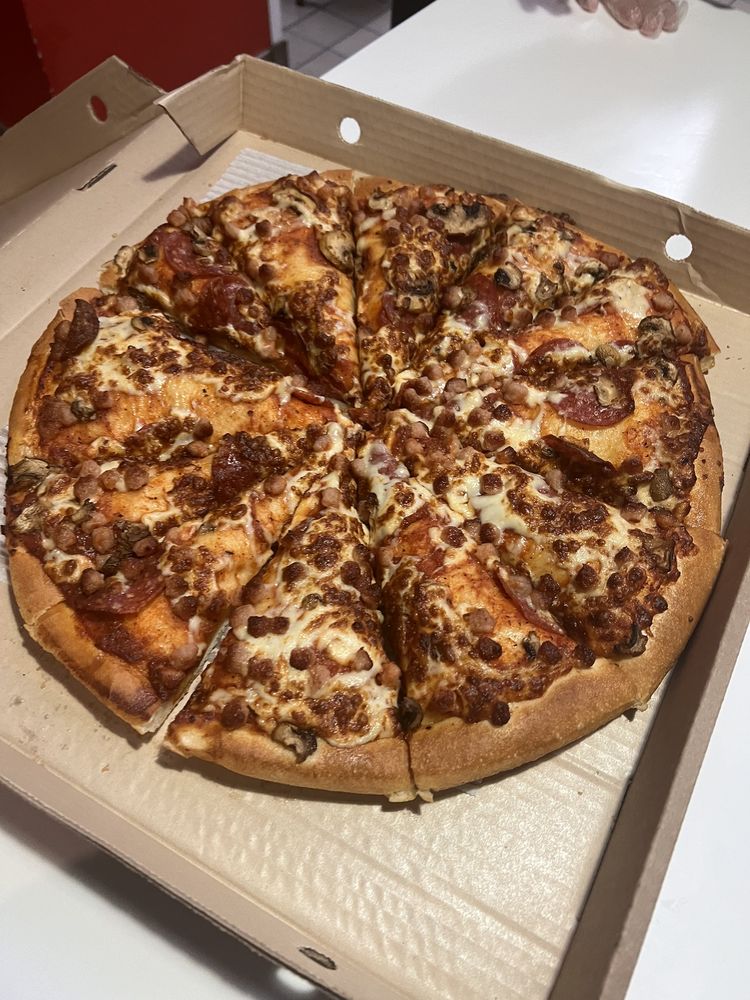 PIZZA HUT Updated September 2024 301 Highway 33 W, Kelowna, British