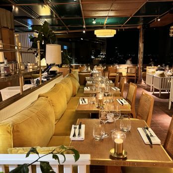 Perruche - Inside seating - French Near Me - Paris, 75 Perruche - Inside seating - French Near Me - Paris, 75