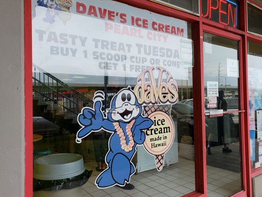 Dave's Ice Cream at Pearl City by null