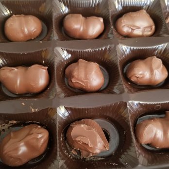 Mauna Loa Macadamia Nut - Very disappointed! Ya'll ripping people off. - Chocolatiers & Shops Near Me - Keaau, Hawaii Mauna Loa Macadamia Nut - Very disappointed! Ya'll ripping people off. - Chocolatiers & Shops Near Me - Keaau, Hawaii