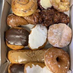The Donut Stop - Dozen donuts, house mix