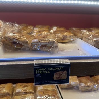 85°C Bakery Cafe-Jurupa Valley - Merchandise - Bakeries Near Me - Jurupa Valley, California 85°C Bakery Cafe-Jurupa Valley - Merchandise - Bakeries Near Me - Jurupa Valley, California