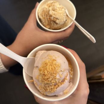 Killer Whale Creamery - Strawberry coconut (vegan) and caramel turtle - Ice Cream & Frozen Yogurt Near Me - La Jolla, California Killer Whale Creamery - Strawberry coconut (vegan) and caramel turtle - Ice Cream & Frozen Yogurt Near Me - La Jolla, California
