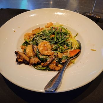 Yard House - Lobster Garlic Noodles Butter but w/ zoodles... worth the 2.00 up charge. - New American Near Me - Austin, Texas Yard House - Lobster Garlic Noodles Butter but w/ zoodles... worth the 2.00 up charge. - New American Near Me - Austin, Texas