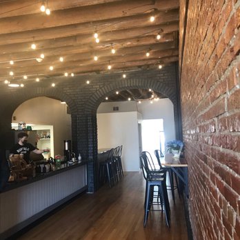 Overwinter Coffee - Great ambiance - Coffee & Tea Near Me - Williamsville, New York