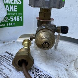 Consumers Propane - Propane tank with lone fitting lock