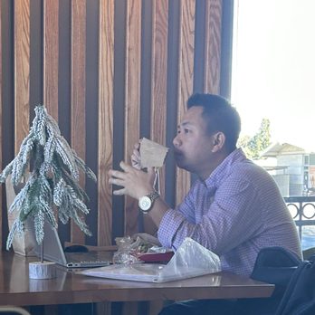 7 Leaves Cafe - Seen him in here before not sure if he's a manager but he seems to find no issues with the workers cussing. - Bubble Tea Near Me - Campbell, California