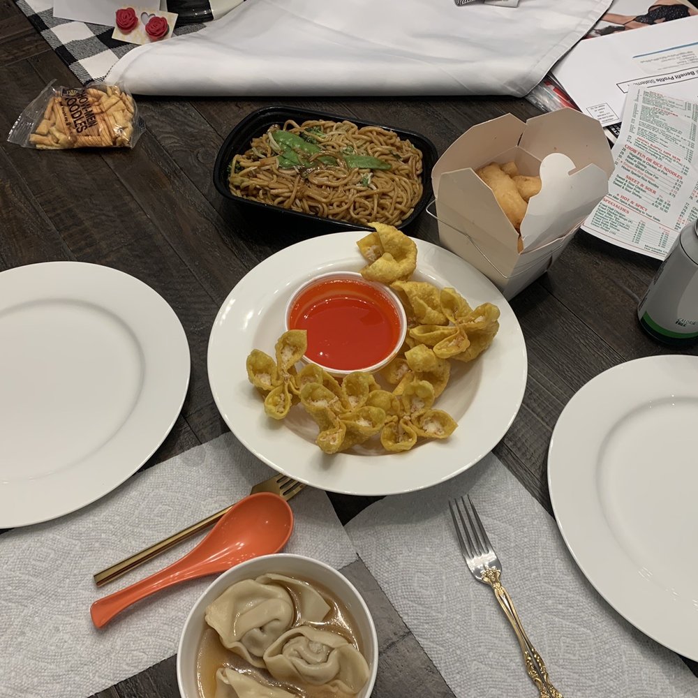 Ming's Garden - Veggie lo mein, sweet & sour chicken, crab rangoons, wonton soup. - Chinese Near Me - Rensselaer, New York
