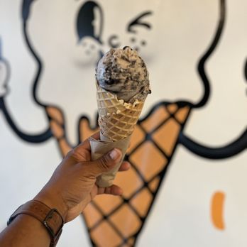 Seaside Creamery - Mallow Cookies n Cream - Ice Cream & Frozen Yogurt Near Me - Long Beach, California Seaside Creamery - Mallow Cookies n Cream - Ice Cream & Frozen Yogurt Near Me - Long Beach, California