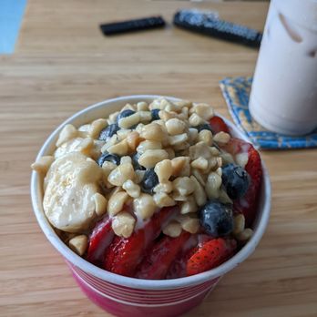 Cafe Villamor - STAIRWAY TO HEAVEN   Granola, Banana, Strawberries, Blueberries,   Coconut Butter - Coffee & Tea Near Me - Honolulu, Hawaii