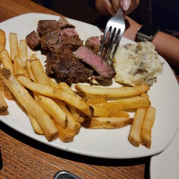 Outback Steakhouse - Filet - Steakhouses Near Me - Naperville, Illinois