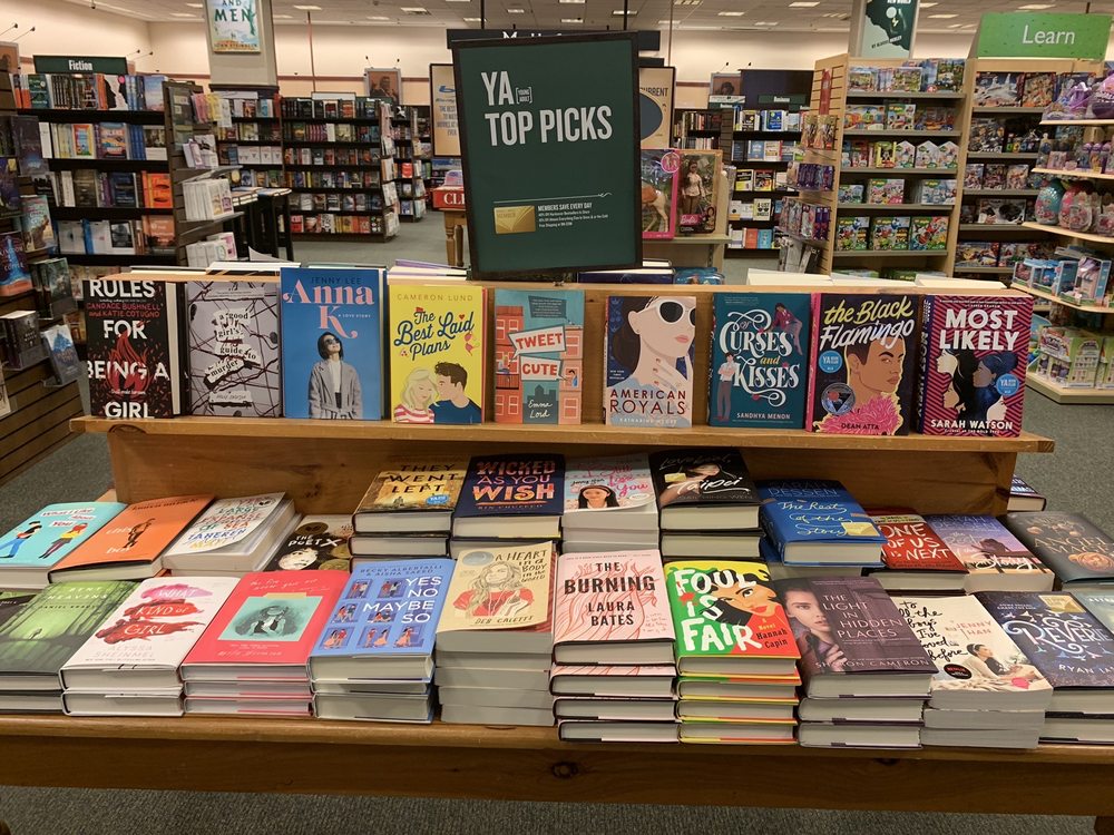 BARNES & NOBLE THE CENTRE IN COPPERFIELD Updated June 2024