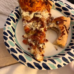SLAMDUNK PIZZA: grilled chicken, bacon, tomato, onion Buffalo and ranch sauce