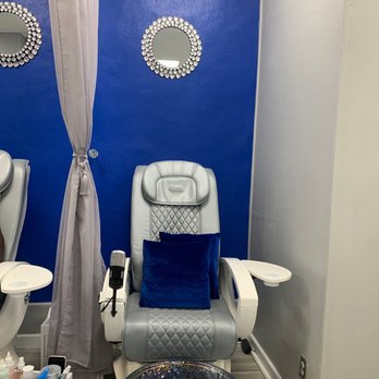 Paradise Nails & Beauty Bar - Hair Salons Near Me - St. Thomas, Virgin Islands