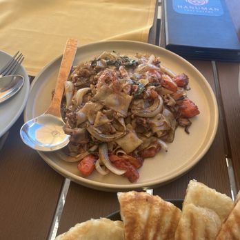 Hanuman Thai Eatery - Drunken noodles with chicken - Thai Near Me - Costa Mesa, California
