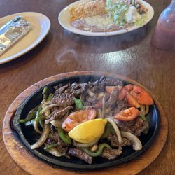 Los Pilares Mexican Restaurant - Lunch fajitas