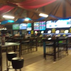 Burleigh Town Tavern - Sports Bar