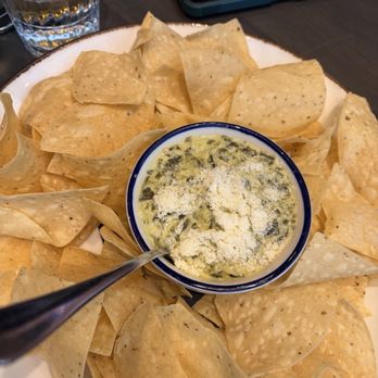 Makers Union - Spinach Spinach & Artichoke Dip - Pubs Near Me - Reston, Virginia