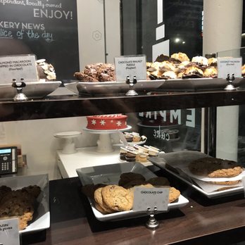 Empire Cake - Bakeries Near Me - New York, New York