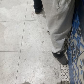 Go Greek Yogurt - small example of the dirty floors, maybe not the best picture but the whole surface area was filthy. - Ice Cream & Frozen Yogurt Near Me - Beverly Hills, California