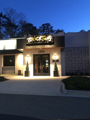 Bricktop's by null
