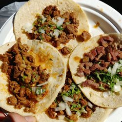 El Volcan - Flavor of the meats were OK but the handmade tortillas were great.
