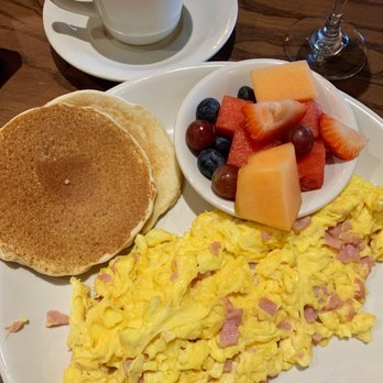 Sergio's Restaurant - Deluxe Mezclado - Breakfast & Brunch Near Me - Miami, Florida