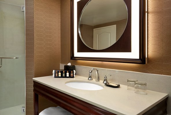 Sheraton Suites Calgary Eau Claire by null