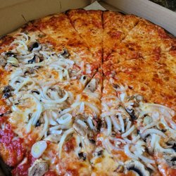 Pizzaro's Pizzeria - Large half cheese half mushroom and onion