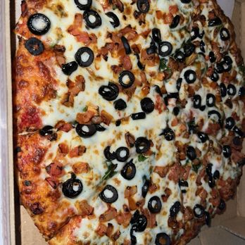 Fusion Pizza - Olives, spinach and tomatoes. So good. - Chicken Wings Near Me - Vallejo, California