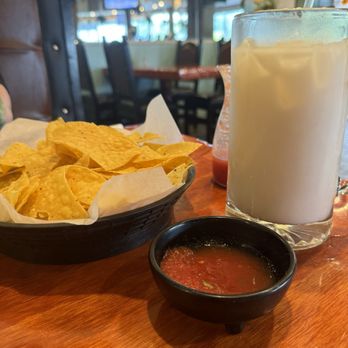 El Sonador - Chips, salsa, horchata - Mexican Near Me - Gatlinburg, Tennessee
