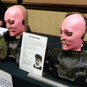 Loscon - Robotic heads in the maker area - Festivals Near Me - Los Angeles, California