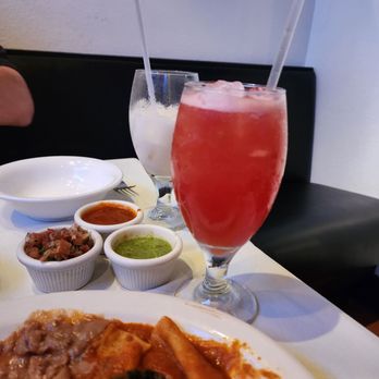Asi Es La Vida - Watermelon Fresca and Horchata. Came with free refills. - Mexican Near Me - Phoenix, Arizona Asi Es La Vida - Watermelon Fresca and Horchata. Came with free refills. - Mexican Near Me - Phoenix, Arizona