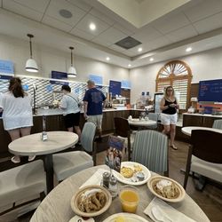 Holiday Inn Express North Palm Beach-Oceanview - Breakfast area (free included)