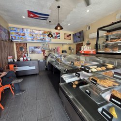 Azucar Bakery & Cafe  - Lobby